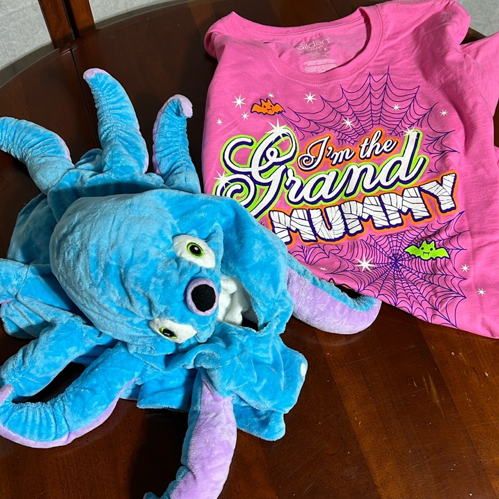 T-shirt and costume